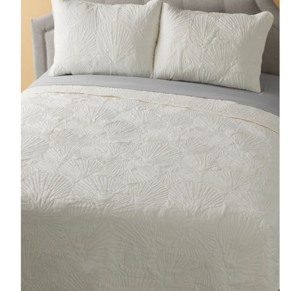 Nicole Miller Bed Quilts